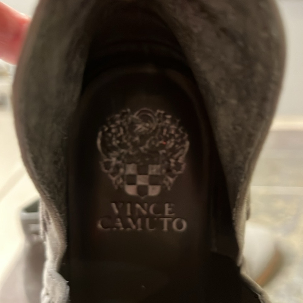 Vince Camuto Gray Pevista Suede Booties Size 9 1/2. - Picture 8 of 8